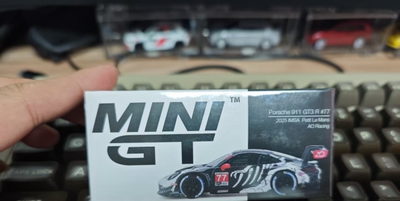 预告 1:64 保时捷 911 GT3 R 万圣节限定涂装（主要快下班了）
