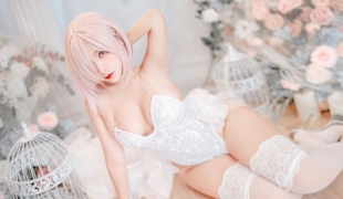 瑪修白色內衣抹油 - Sayo Momo